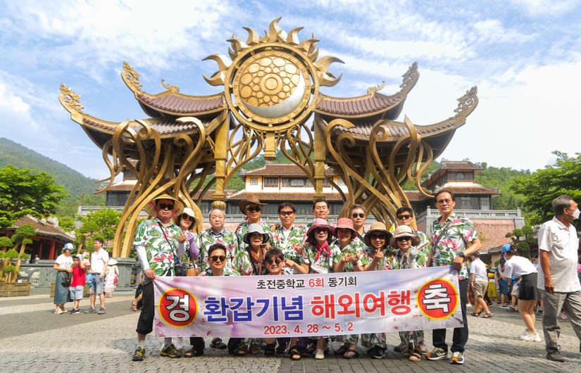 Du kh&aacute;ch tại Cổng Thời gian, Sun World Ba Na Hills.