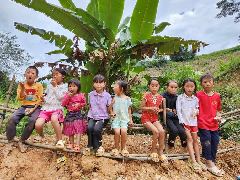 C&aacute;c em nhỏ người đồng b&agrave;o d&acirc;n tộc tại M&ugrave; Cang Chải - Y&ecirc;n B&aacute;i. Ảnh: Mekong - ASEAN