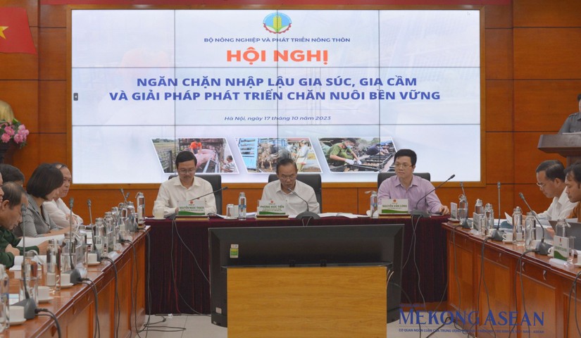 &amp;amp;quot;Hội nghị ngăn chặn nhập lậu gia s&uacute;c, gia cầm v&agrave; giải ph&aacute;p ph&aacute;t triển chăn nu&ocirc;i bền vững&amp;amp;quot; do Bộ NN&amp;amp;amp;PTNT tổ chức chiều ng&agrave;y 17/10. Ảnh: L&ecirc; Hồng Nhung