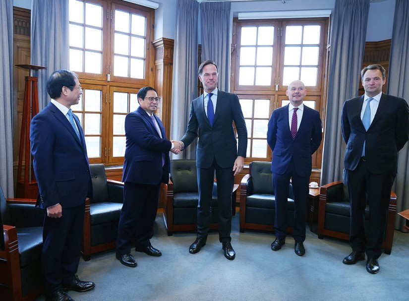 Thủ tướng Ch&iacute;nh phủ Phạm Minh Ch&iacute;nh hội đ&agrave;m với Thủ tướng H&agrave; Lan Mark Rutte tại Amsterdam, nh&acirc;n chuyến thăm ch&iacute;nh thức H&agrave; Lan hồi th&aacute;ng 12/2022. Ảnh: VGP