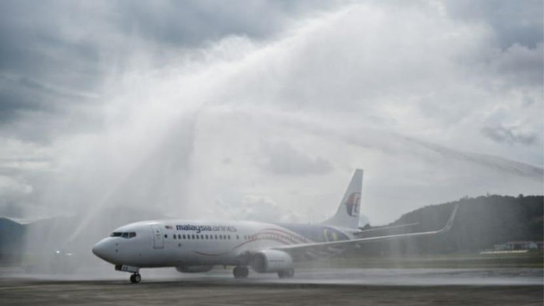 Chuyến bay đầu ti&ecirc;n đến Langkawi từ S&acirc;n bay Quốc tế Kuala Lumpur v&agrave;o 16/9. Nguồn ảnh: AFP