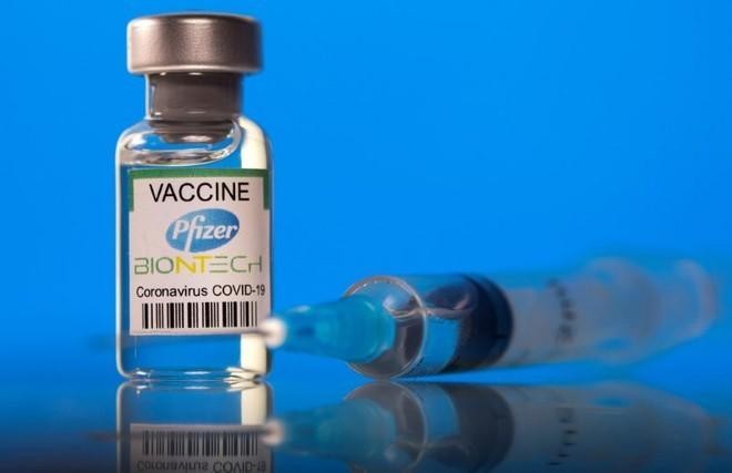 Mỹ li&ecirc;n tục chuyển vaccine của Pfizer cho Việt Nam thời gian gần đ&acirc;y. Ảnh: Reuters.