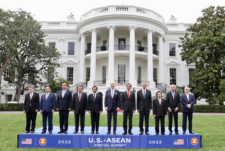 C&aacute;c nh&agrave; l&atilde;nh đạo ASEAN v&agrave; Mỹ tại Hội nghị cấp cao đặc biệt Mỹ - ASEAN, ng&agrave;y 12/5. Ảnh: AP