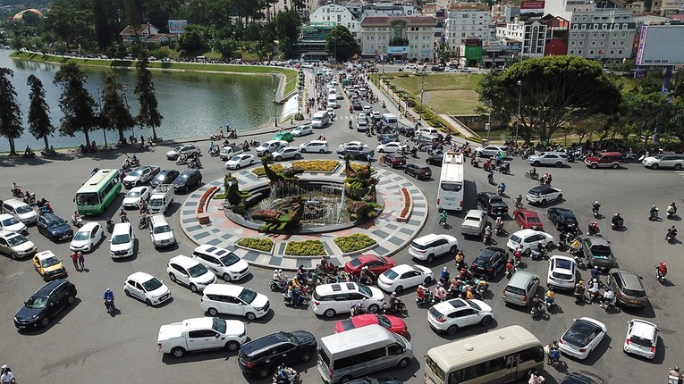 'Không còn khái niệm thu hồi đất làm đường thì giá rẻ hơn làm thương mại, dịch vụ'