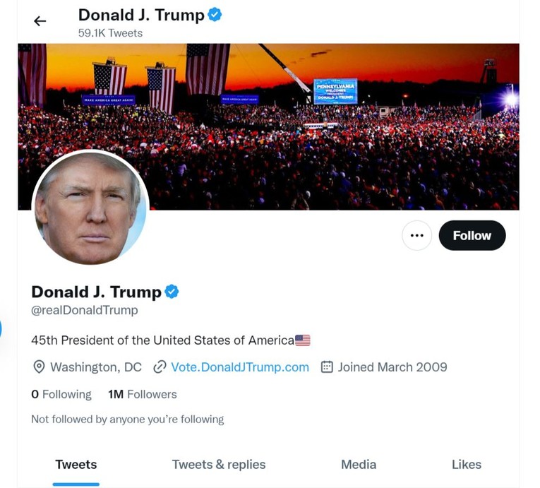 T&agrave;i khoản @realDonaldTrump của &ocirc;ng Trump xuất hiện trở lại tr&ecirc;n Twitter.