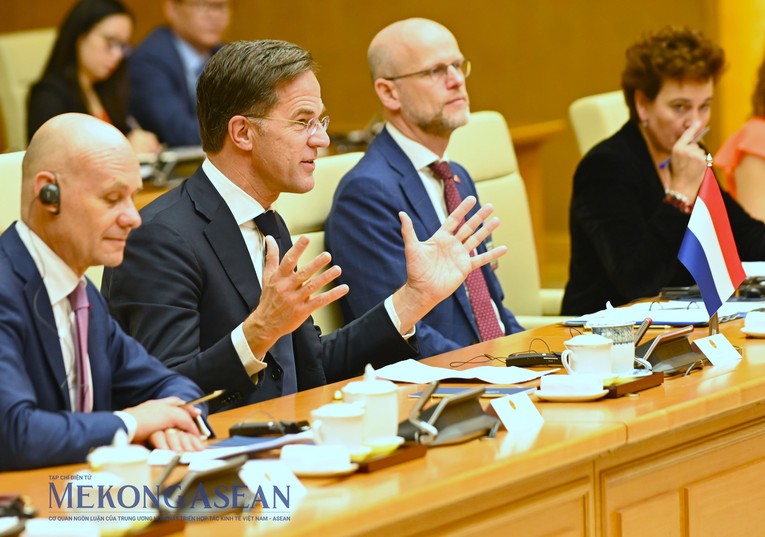 Thủ tướng H&agrave; Lan Mark Rutte ph&aacute;t biểu tại cuộc hội đ&agrave;m. Ảnh: Đỗ Thảo