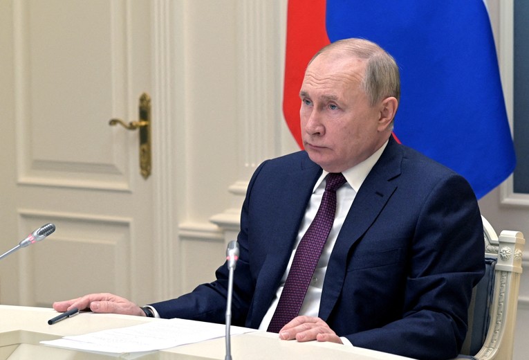 Tổng thống Nga Vladimir Putin hồi cuối th&aacute;ng 5/2023 đ&atilde; k&yacute; sắc lệnh r&uacute;t Nga khỏi CFE. Ảnh: Reuters