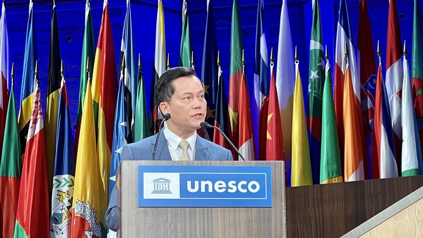 Thứ trưởng Ngoại giao H&agrave; Kim Ngọc, Chủ tịch Ủy ban quốc gia UNESCO Việt Nam, ph&aacute;t biểu tại phi&ecirc;n to&agrave;n thể tại Đại hội đồng UNESCO kh&oacute;a 42. Ảnh: TTXVN