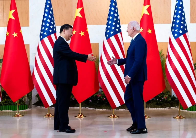 Chủ tịch Trung Quốc Tập Cận B&igrave;nh v&agrave; Tổng thống Mỹ Joe Biden tại Hội nghị thượng đỉnh G20 ở Bali, Indonesia, th&aacute;ng 11/2022. Ảnh: NYT