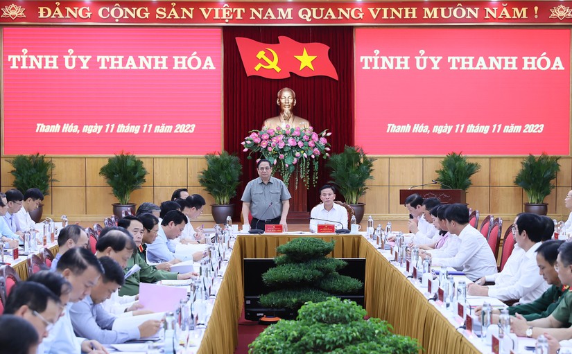 Thủ tướng l&agrave;m việc với Ban Thường vụ Tỉnh ủy Thanh H&oacute;a về t&igrave;nh h&igrave;nh thực hiện c&aacute;c nhiệm vụ ph&aacute;t triển kinh tế - x&atilde; hội v&agrave; phương hướng, nhiệm vụ thời gian tới. Ảnh: VGP