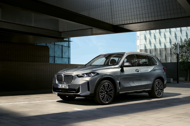 BMW X5 mới vận h&agrave;nh vượt trội với c&ocirc;ng nghệ Mild Hybrid.