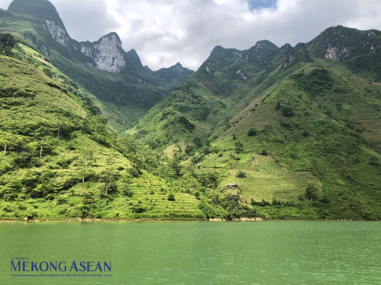 Sự h&ugrave;ng vĩ của cảnh sắc H&agrave; Giang c&oacute; sức thu h&uacute;t kỳ lạ với kh&aacute;ch du lịch. Ảnh: Mekong ASEAN