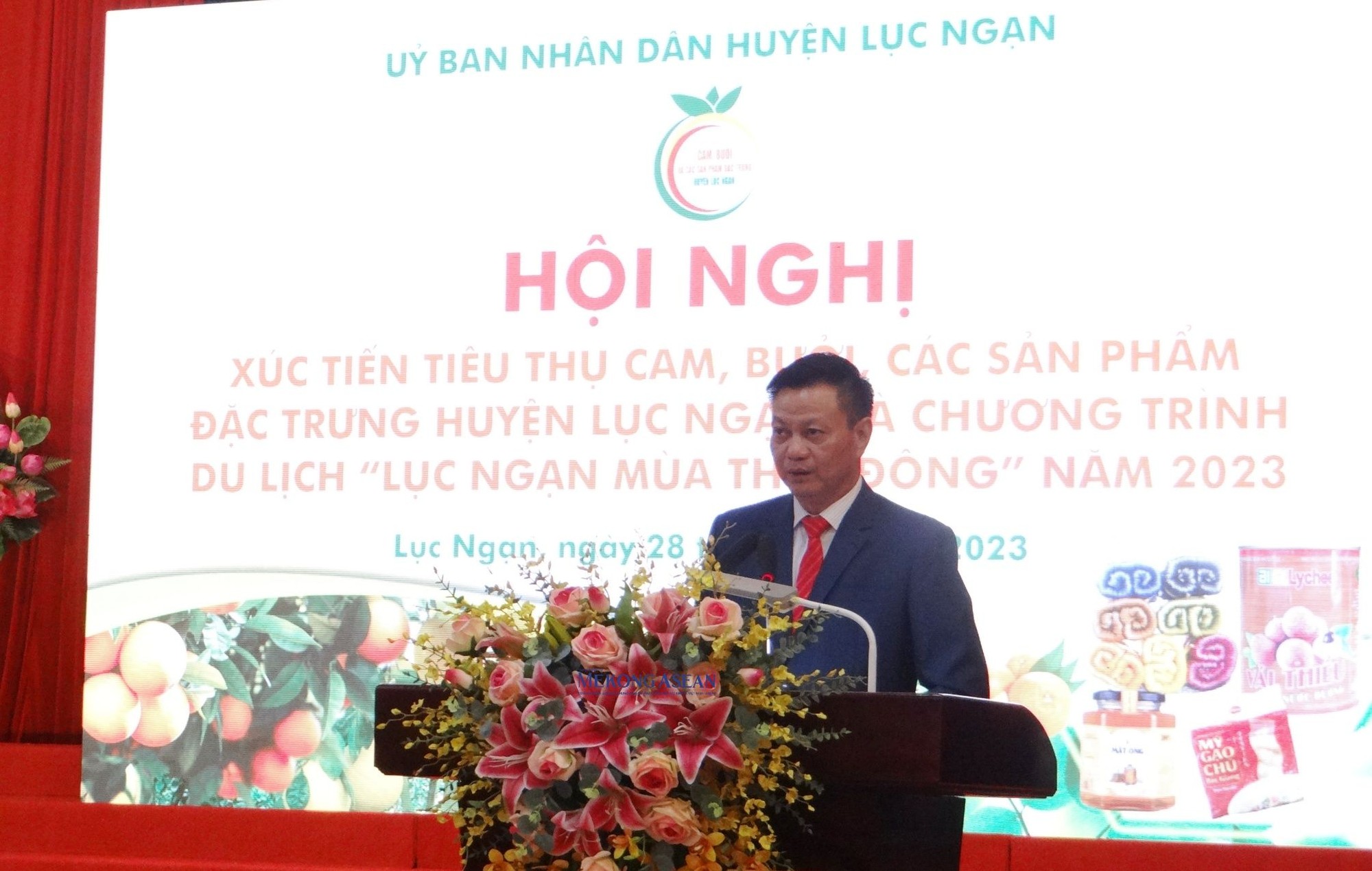 Chủ tịch UBND huyện Lục Ngạn La Văn Nam ph&aacute;t biểu tại hội nghị.