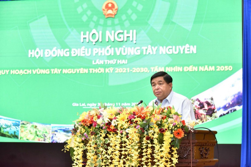 Bộ trưởng Kế hoạch v&agrave; Đầu tư Nguyễn Ch&iacute; Dũng chủ tr&igrave; Hội nghị điều phối v&ugrave;ng T&acirc;y Nguy&ecirc;n - Ảnh: MPI