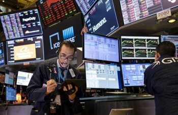 Dow Jones mất 650 điểm sau phát biểu của Chủ tịch Fed