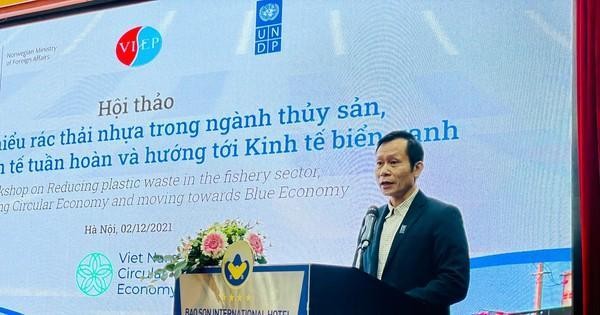 &Ocirc;ng Đ&agrave;o Xu&acirc;n Lai, Trưởng ban Biến đổi kh&iacute; hậu v&agrave; M&ocirc;i trường (UNDP) ph&aacute;t biểu tại hội thảo