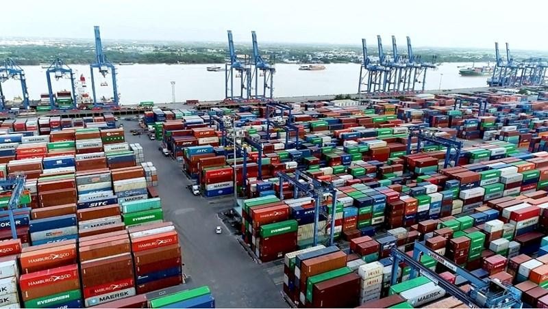 Những container xuất khẩu từ Việt Nam sang Li&ecirc;n bang Nga trở th&agrave;nh kho h&agrave;ng tr&ecirc;n biển, kh&ocirc;ng c&oacute; chỗ dỡ h&agrave;ng v&agrave; gia tăng t&igrave;nh trạng tắc nghẽn.