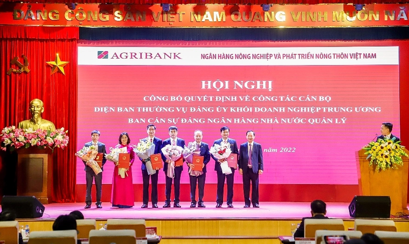 C&ocirc;ng bố c&aacute;c Quyết định của Thống đốc NHNN Việt Nam. Ảnh: Agribank