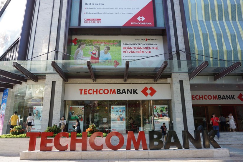 Techcombank lấy &yacute; kiến cổ đ&ocirc;ng về việc r&oacute;t th&ecirc;m hơn 10.000 tỷ v&agrave;o TCBS