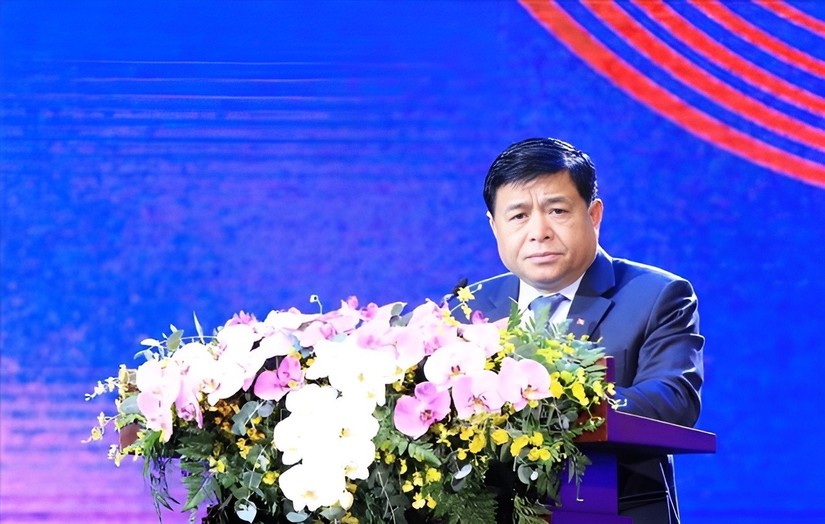 Bộ trưởng Nguyễn Ch&iacute; Dũng ph&aacute;t biểu khai mạc Vietnam Venture Summit 2022.