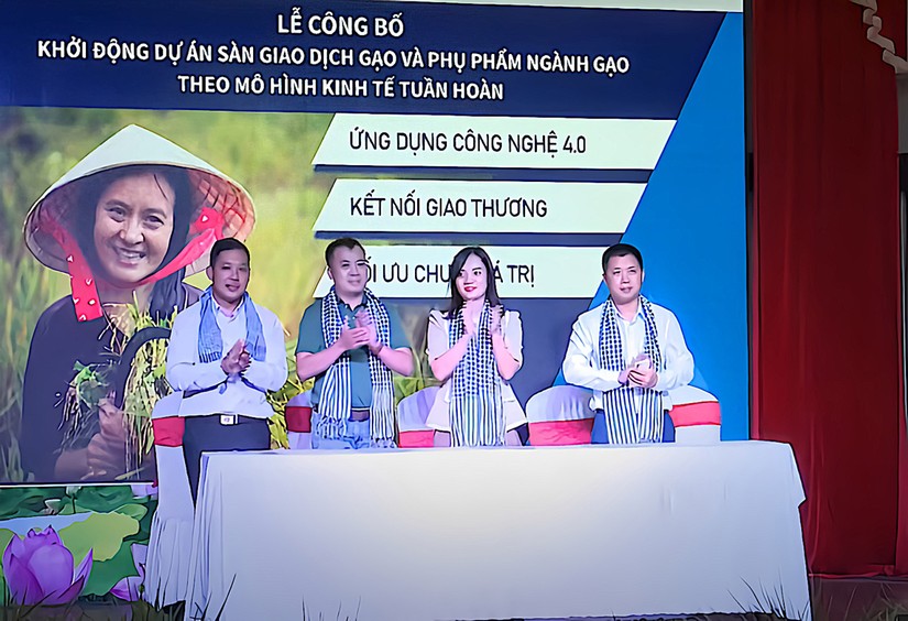 Lễ khởi động Dự &aacute;n s&agrave;n giao dịch thương mại điện tử gạo, phụ phẩm ng&agrave;nh gạo.