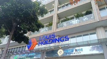 Một cá nhân trở thành cổ đông lớn của Louis Holdings