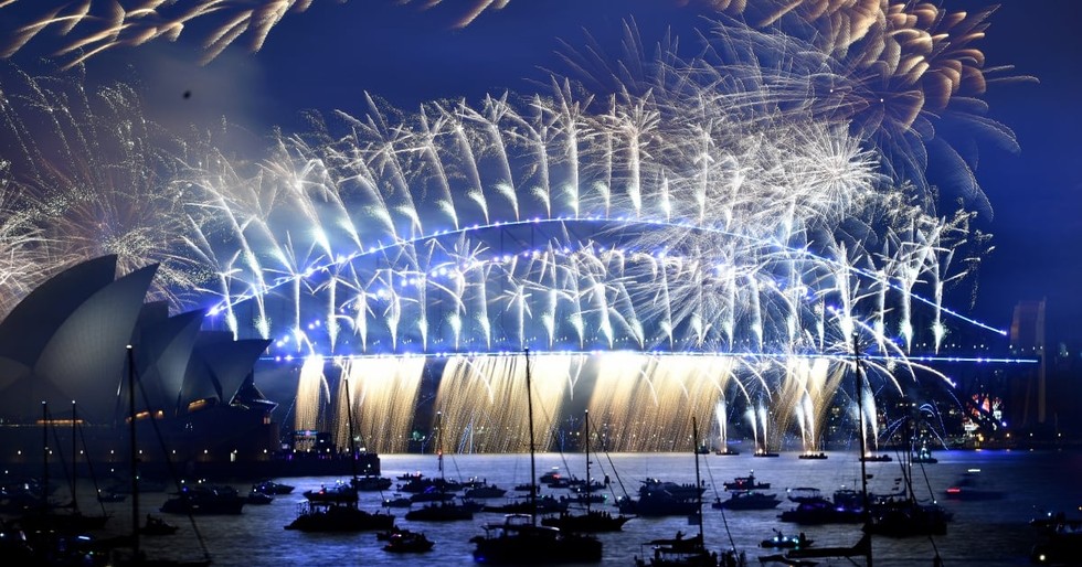 Như thường lệ, Nh&agrave; h&aacute;t Opera Sydney v&agrave; Cầu Cảng Sydney sẽ l&agrave; một trong những nơi đầu ti&ecirc;n tổ chức bắn ph&aacute;o hoa ch&agrave;o đ&oacute;n năm mới tr&ecirc;n thế giới. Ảnh: EPA