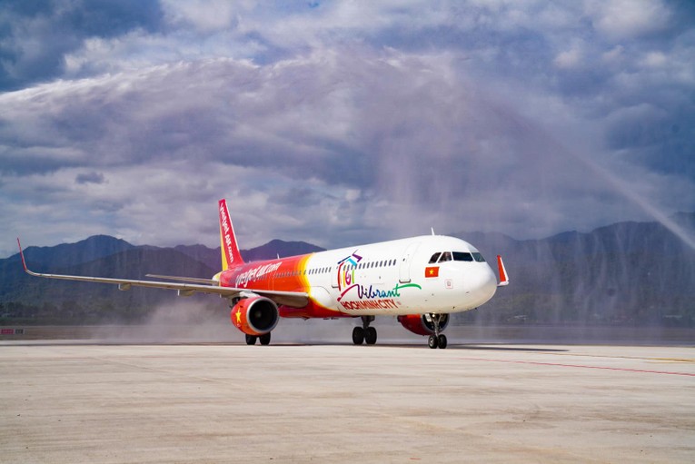 T&agrave;u bay Airbus A321 của Vietjet hạ c&aacute;nh tại s&acirc;n bay Điện Bi&ecirc;n. Ảnh: Vietjet Air.