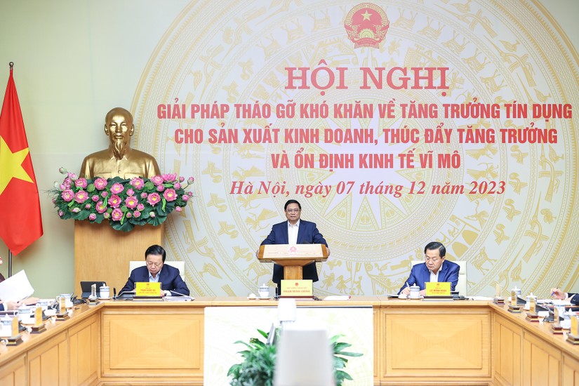 Thủ tướng Phạm Minh Ch&iacute;nh chủ tr&igrave; Hội nghị b&agrave;n giải ph&aacute;p th&aacute;o gỡ kh&oacute; khăn về tăng trưởng t&iacute;n dụng cho sản xuất, kinh doanh th&uacute;c đẩy tăng trưởng v&agrave; ổn định kinh tế vĩ m&ocirc; - Ảnh: VGP