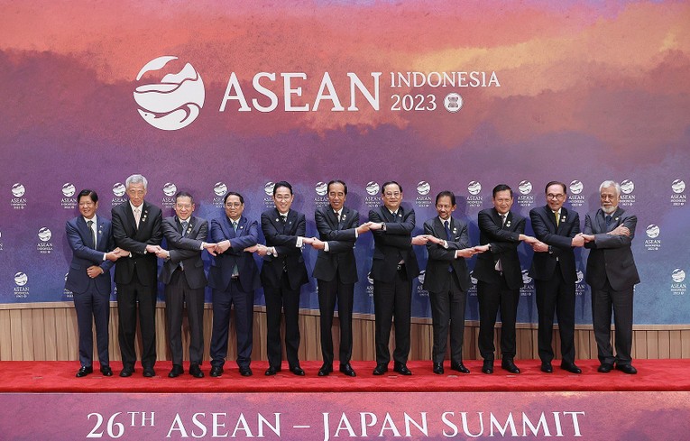 Thủ tướng Phạm Minh Ch&iacute;nh c&ugrave;ng l&atilde;nh đạo c&aacute;c nước ASEAN v&agrave; Nhật Bản tại Hội nghị Cấp cao ASEAN - Nhật Bản lần thứ 26, ng&agrave;y 6/9. Ảnh: VGP