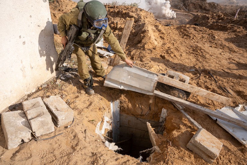 Một đường hầm của Hamas được qu&acirc;n đội Israel ph&aacute;t hiện ở Salatin, ph&iacute;a bắc Gaza, ng&agrave;y 7/12. Ảnh: Times of Israel