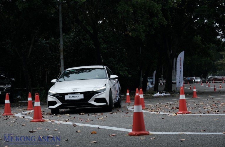 Điểm nhấn trong sự kiện l&agrave; giải đấu Elantra Gymkhana Championship, th&iacute; sinh tham dự sẽ c&oacute; cơ hội trải nghiệm mẫu Huyndai Elantra N, chiếc sedan hiệu năng cao được chia sẻ nền tảng c&ugrave;ng mẫu xe đua Elantra N WTCR vừa gi&agrave;nh chiến thắng thứ 3 li&ecirc;n tiếp giải đua World Touring Car.