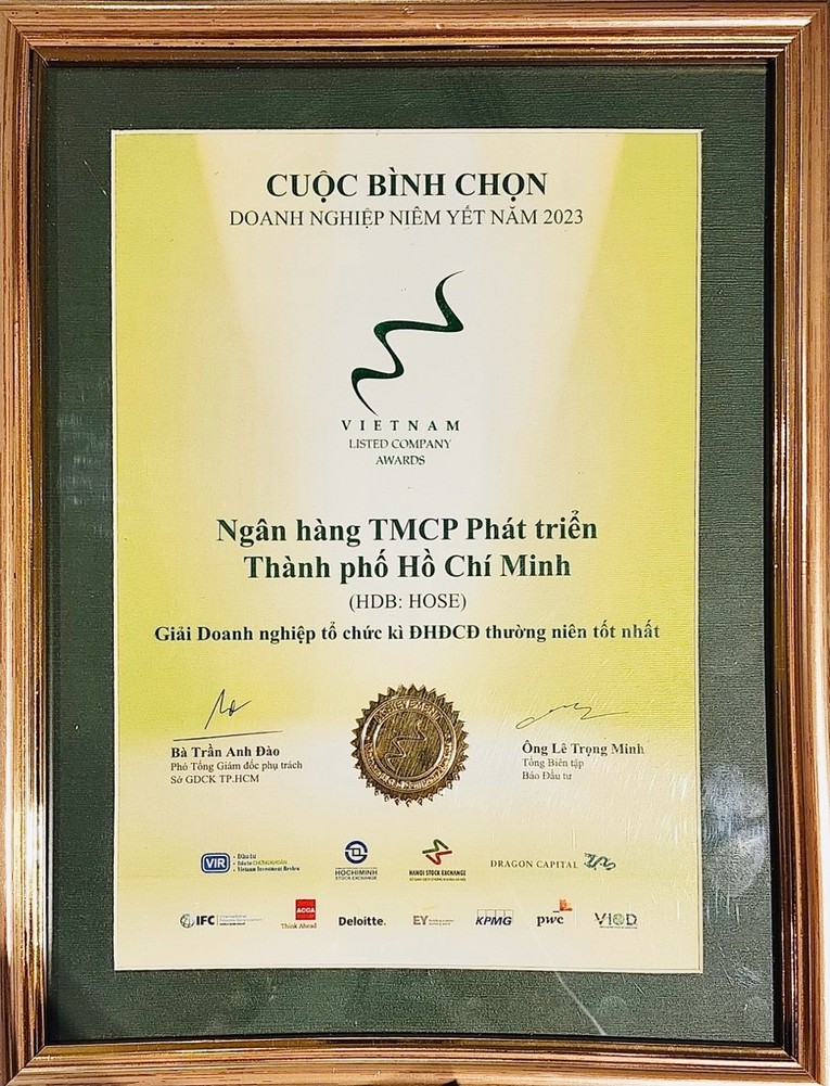 HDBank nhận cú đúp giải thưởng Báo cáo thường niên và tổ chức ĐHĐCĐ tốt nhất