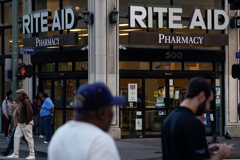 Mỹ cấm chuỗi nh&agrave; thuốc Rite Aid sử dụng c&ocirc;ng nghệ nhận diện khu&ocirc;n mặt. Ảnh: Theo Reuters.