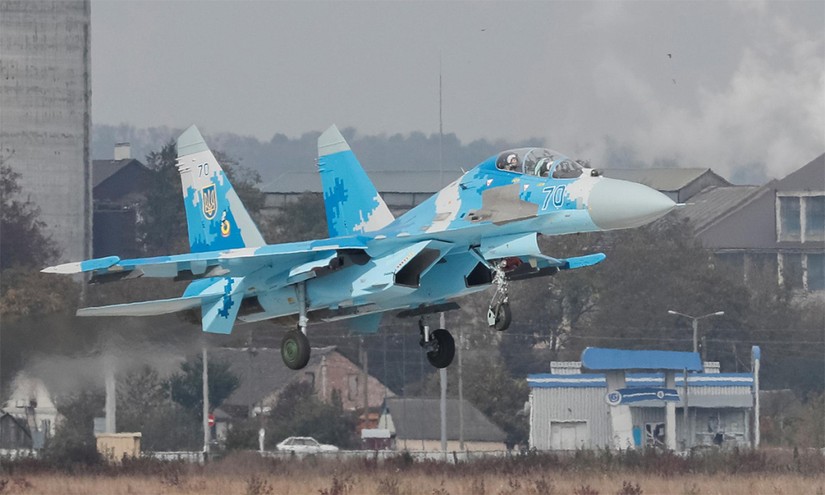 Một m&aacute;y bay Su-27 của Ukraine, th&aacute;ng 10/2018. Ảnh: Reuters